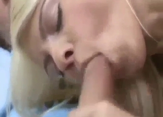 Blondie gets her pussy licked by her own dad